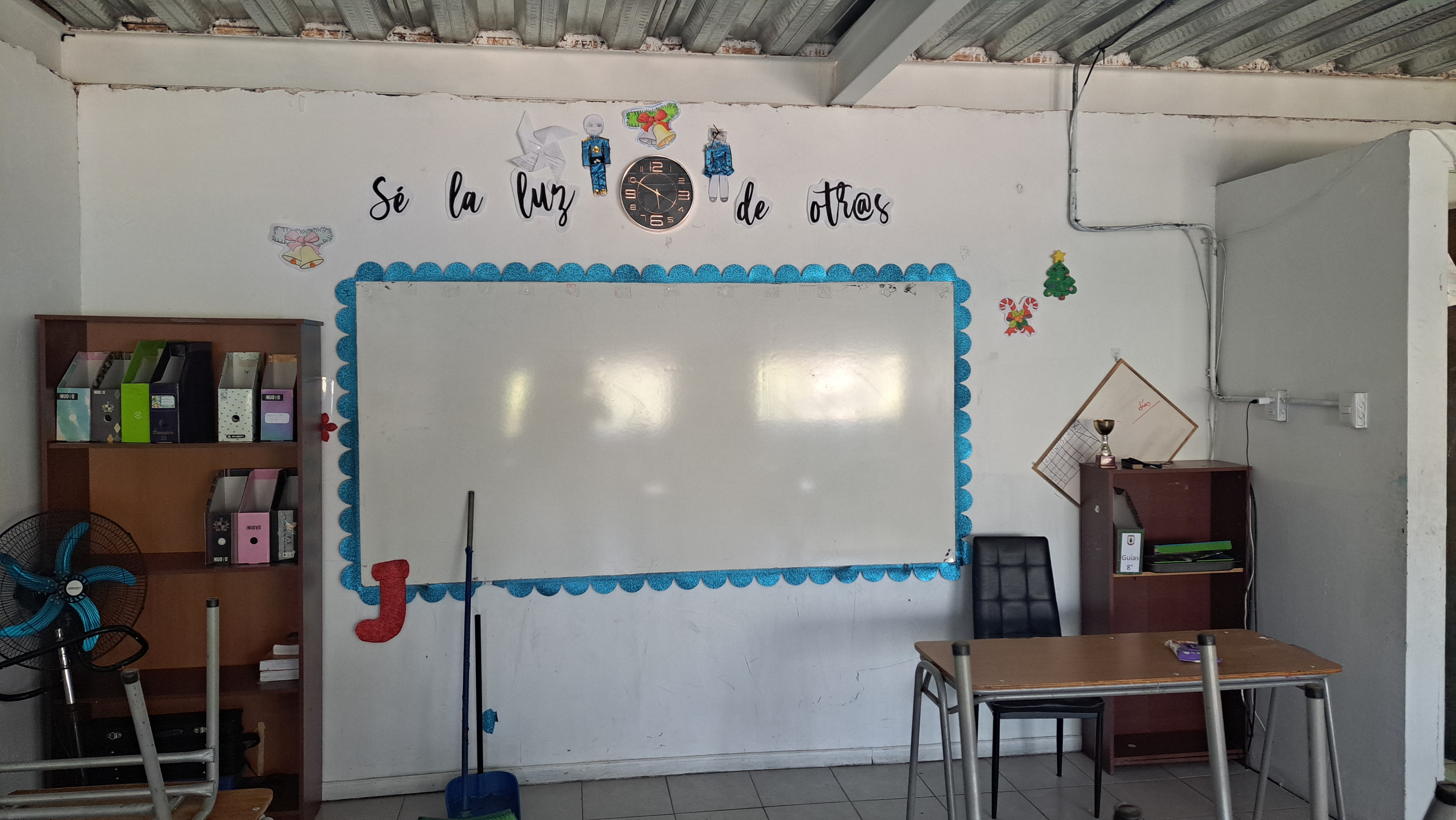 Sala 8° Básico Redwood College
